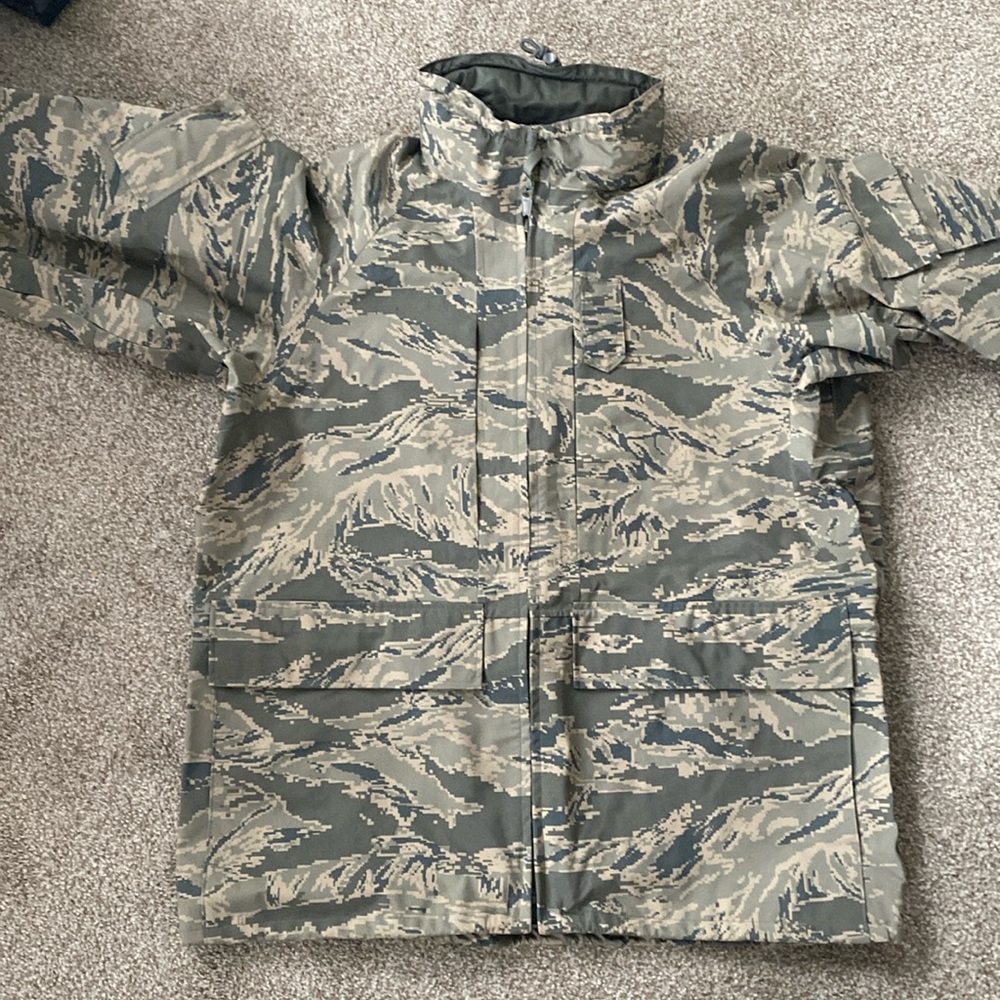 Military Issue Parka All-Purpose Environmental Camouflage APEC Gore-tex